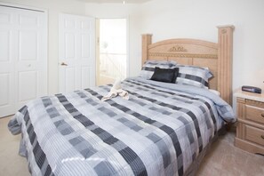 5 bedrooms, desk, iron/ironing board, WiFi - The Abbey at West Haven - 5 Bed/4½ Bath Home with Pool/Spa & Games Room (Davenport)