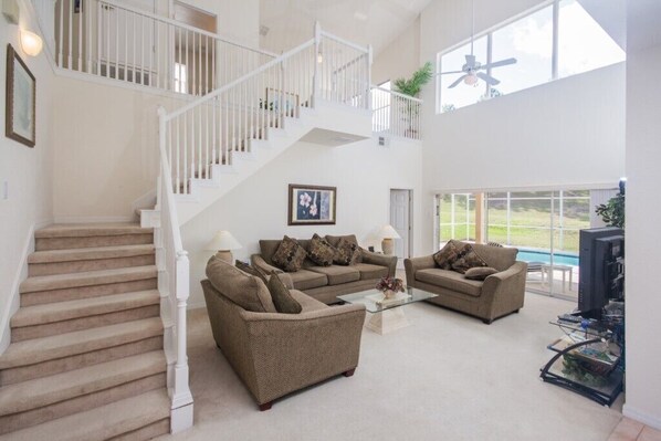 TV, foosball - The Abbey at West Haven - 5 Bed/4½ Bath Home with Pool/Spa & Games Room (Davenport)