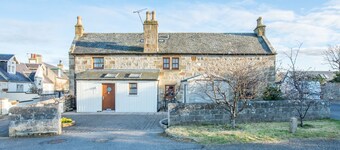 Spacious 5 Bedroom. Pet-Friendly Self Catering Cottage in Findhorn.