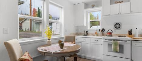 Oven, stovetop, dishwasher