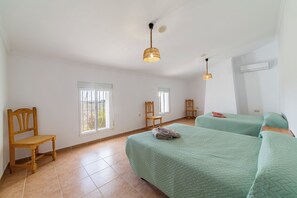 5 makuuhuonetta, ilmainen Wi-Fi, vuodevaatteet