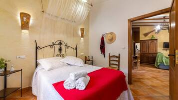 3 bedrooms, free WiFi, bed sheets