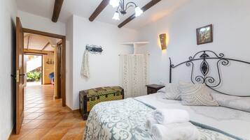 4 habitaciones, wifi gratis y ropa de cama
