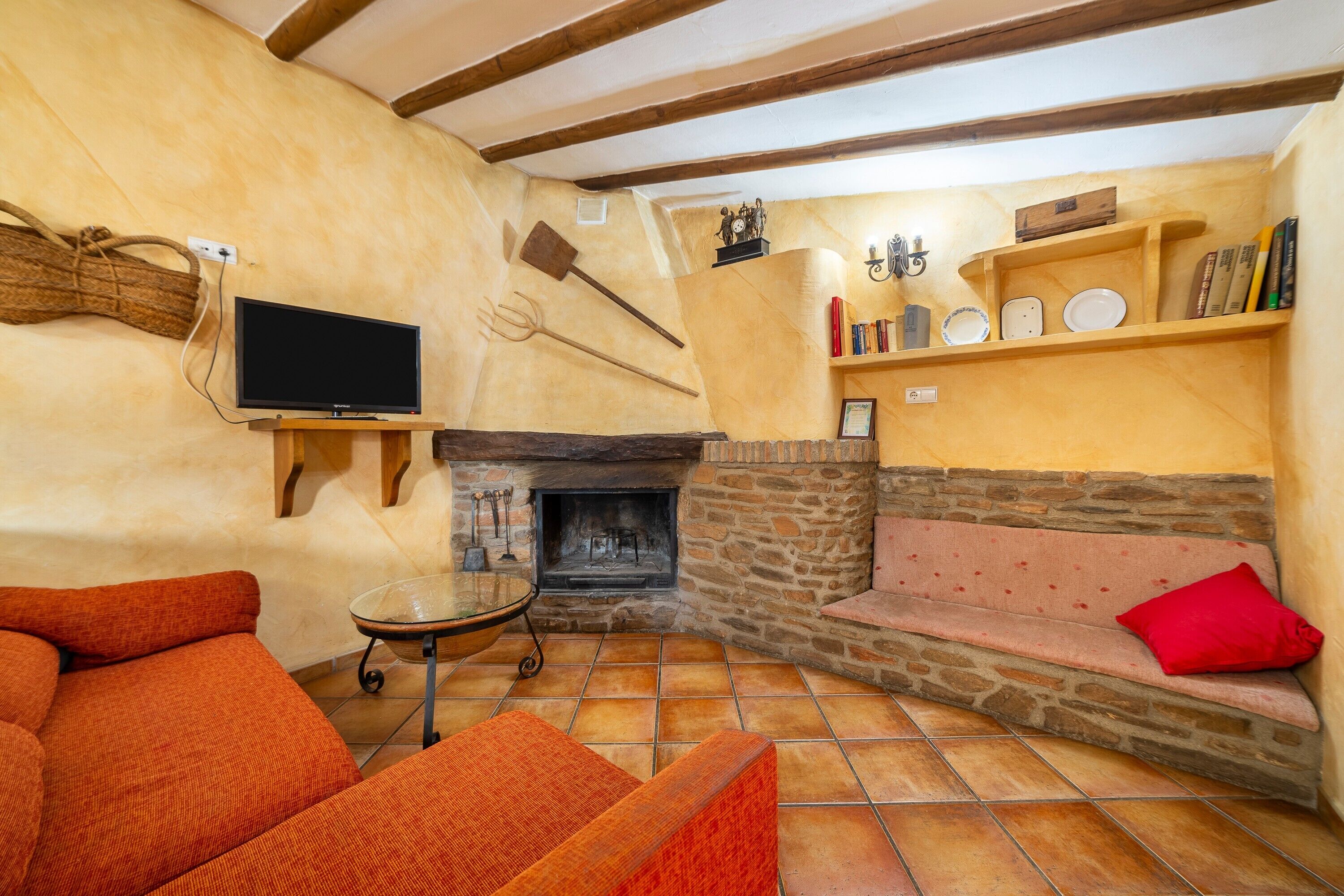 Télévision, cheminée