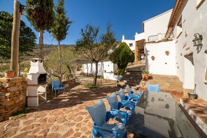 تناول الطعام بالخارج