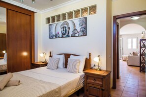 3 Schlafzimmer, Zimmersafe, Bügeleisen/Bügelbrett, Reisekinderbett