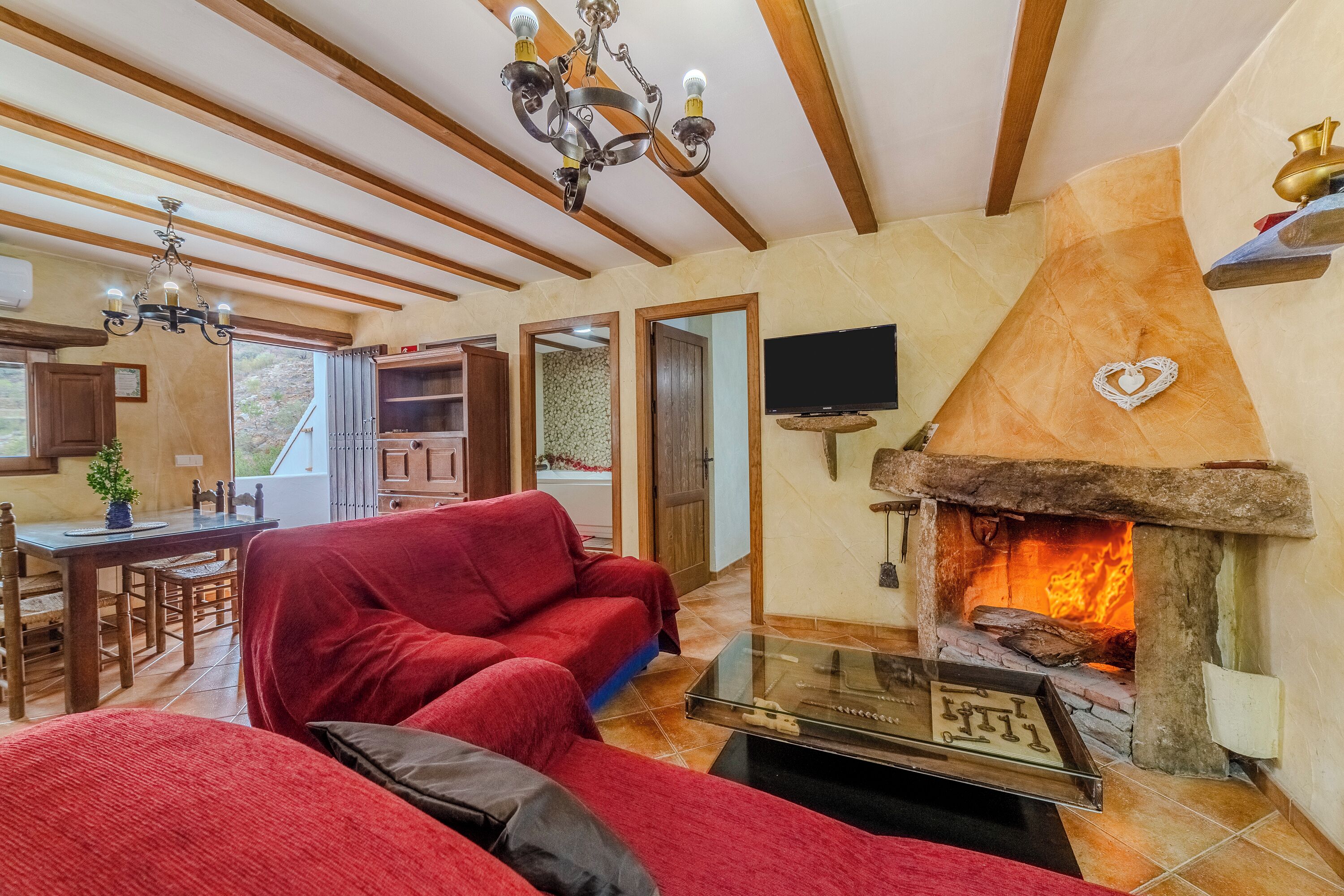 Télévision, cheminée