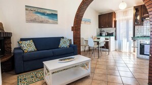 Apartment | Living area - Discover Cefalu From the Heart of the City! (Cefalù)