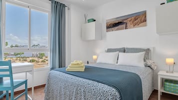 2 Schlafzimmer, Bügeleisen/Bügelbrett, Bettwäsche