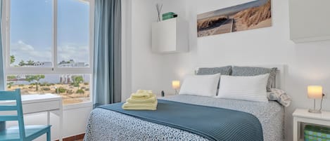 2 bedrooms, iron/ironing board, bed sheets