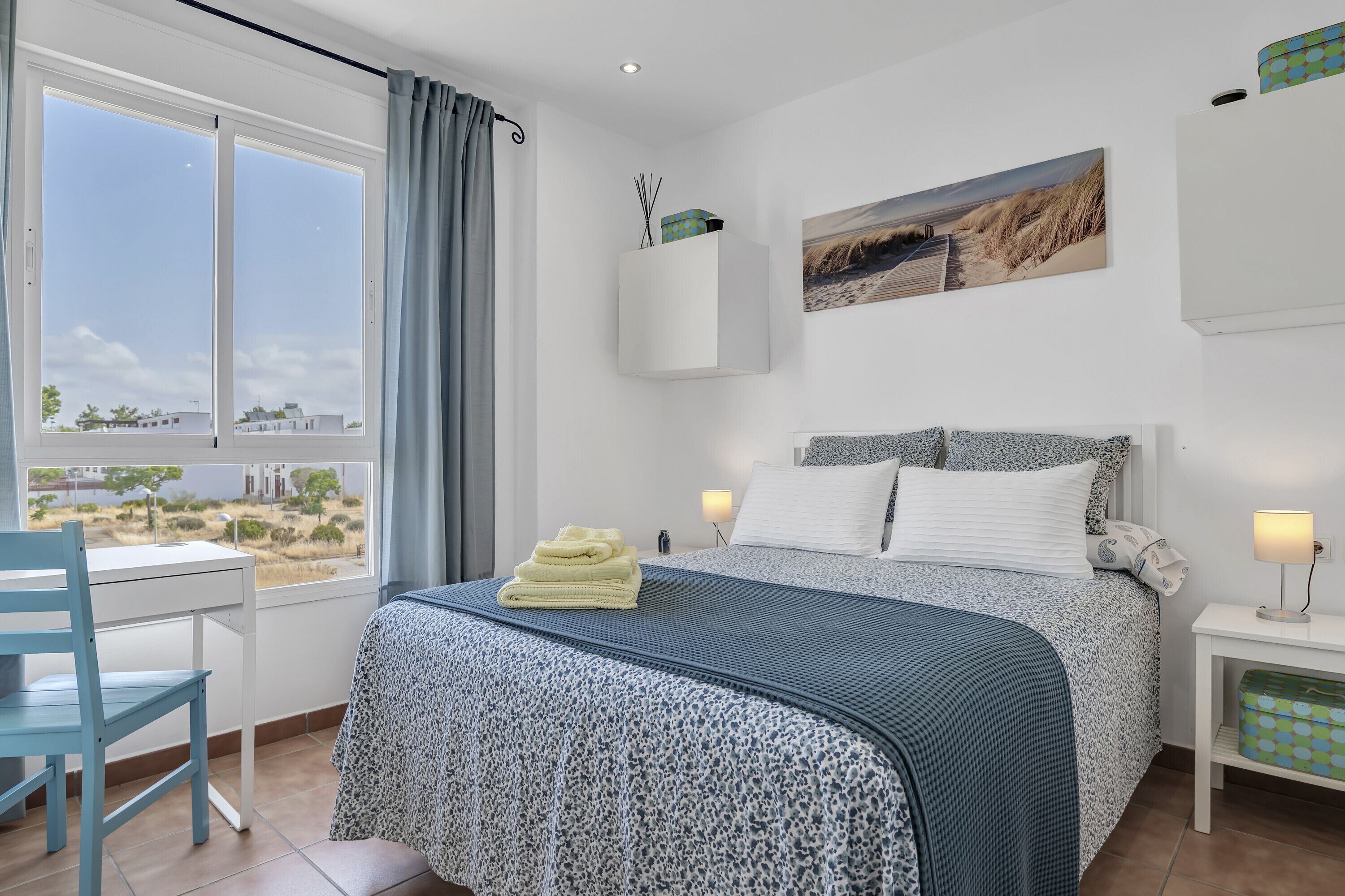 2 chambres, fer et planche à repasser, draps fournis