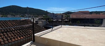 Beautiful place on the beach with gorgeous views, close to the restaurants.