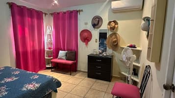 3 bedrooms, desk, iron/ironing board, free WiFi