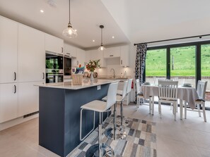 Dishwasher - 2 bedroom accommodation in Pitton near Salisbury (Pitton near Salisbury)