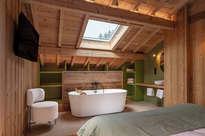 5 chambres, fer et planche à repasser, Wi-Fi, draps fournis