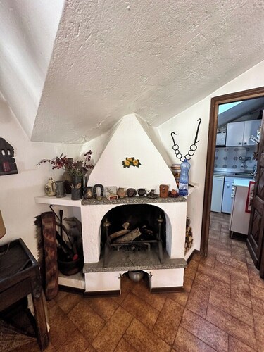 Apartment 'Trilocale Einaudi Bardonecchia' with Balcony and Wi-Fi