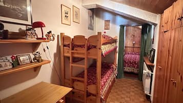 2 bedrooms, free WiFi, bed sheets