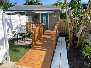 Outdoor dining - Escape Oasis in sunny Florida  (West Palm Beach)