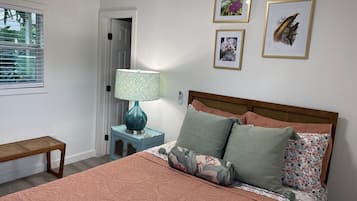 1 habitación, tabla de planchar con plancha, wifi gratis y ropa de cama