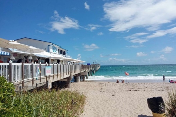 Una spiaggia nelle vicinanze, teli da spiaggia