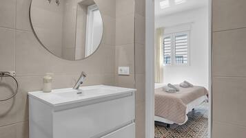 Doccia, asciugacapelli, asciugamani