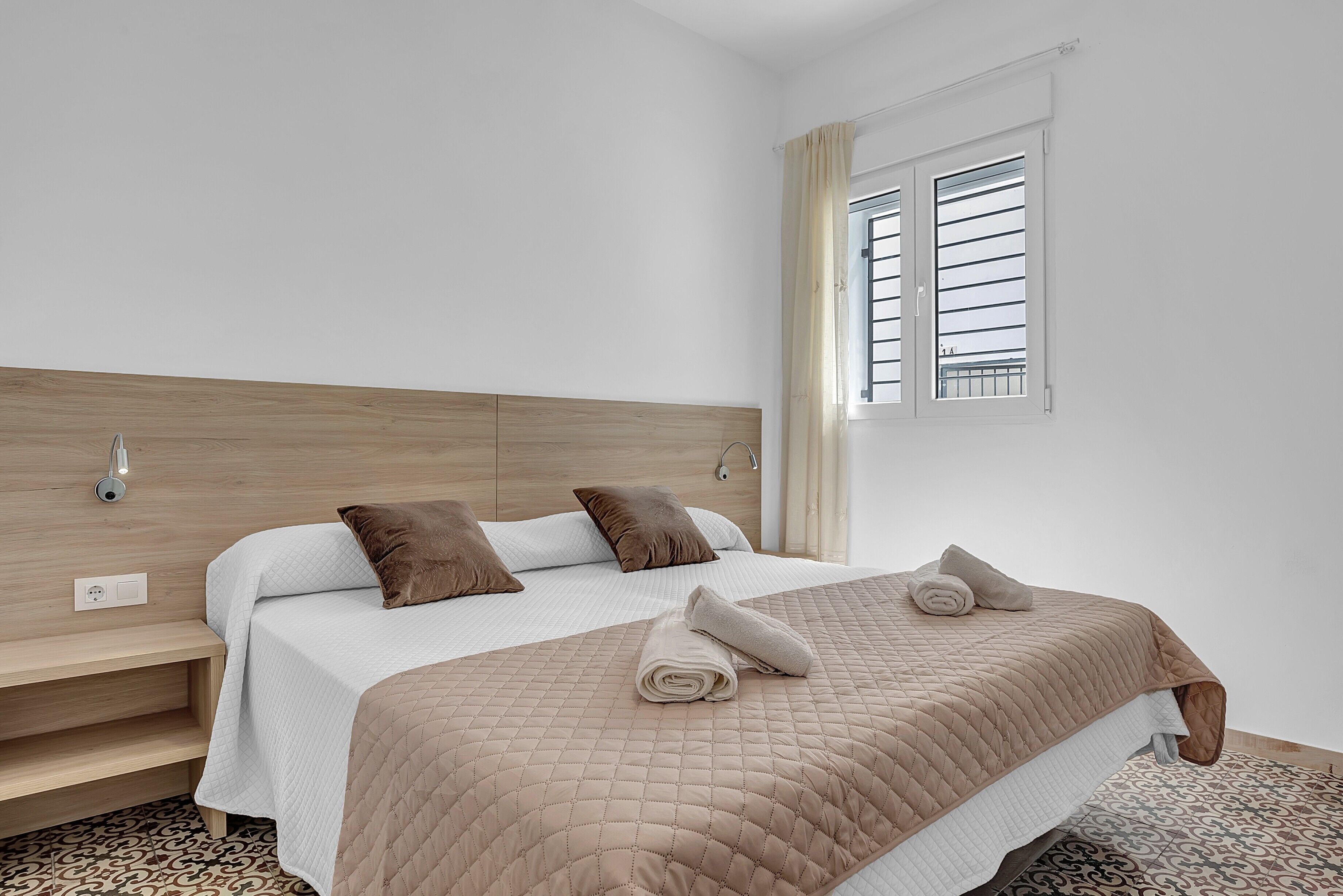 1 chambre, fer et planche à repasser, Wi-Fi gratuit, draps fournis