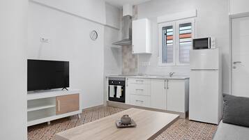 Refrigerador, microondas, horno, placa de cocina