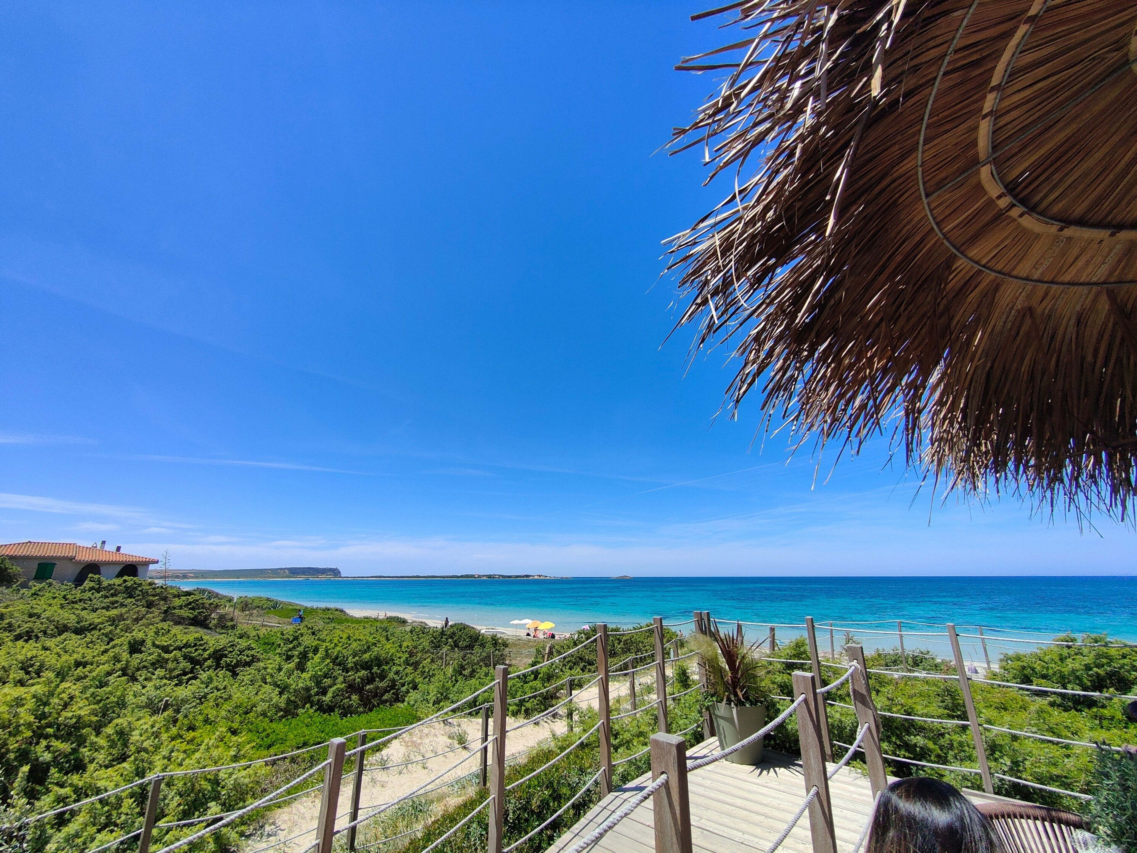 Una spiaggia nelle vicinanze