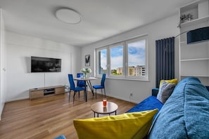 Smart TV - Warsaw Wola Studio - 9th Floor, City View - by Rentujemy (Warszawa)