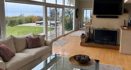 White Water Views from this amazing 3 bedroom 2 3/4 bath cliff top Malibu House