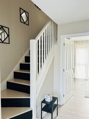 Interior - Modern spacious house near town w/large private garden (Peterborough)