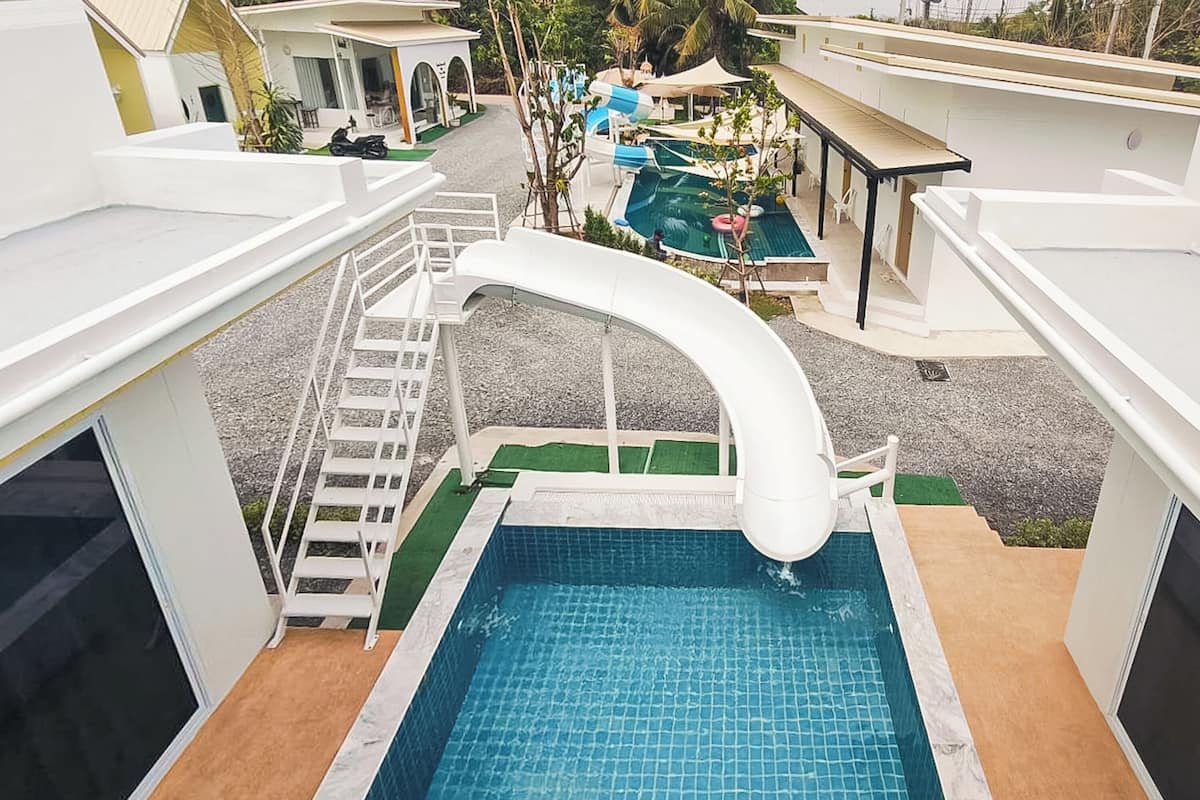 Villa familiar, vista a la alberca | Vista desde la habitación