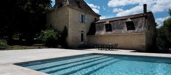 Les Hauts de Couze, old stones, natural surroundings