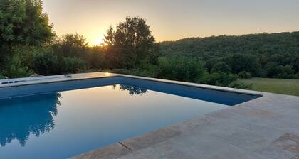 Les Hauts de Couze, vieilles pierres, pleine nature