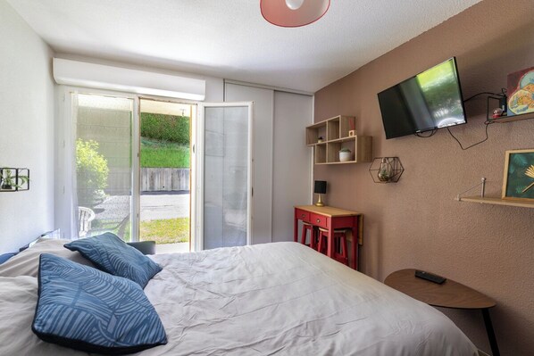 1 sovrum och sängkläder