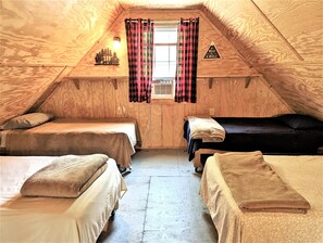 1 bedroom - Sleeps up to 8, kitchenette, full bathroom, air conditioned/heated, free WiFi (Hico)