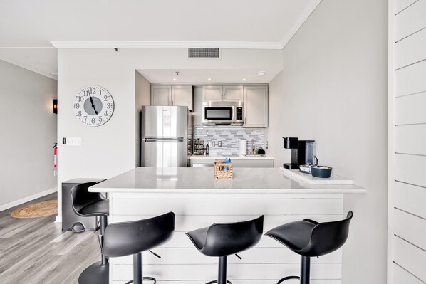 Fridge, microwave, stovetop, dishwasher