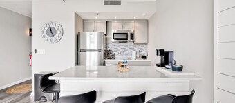 Battleship Sunset on Water Street! River View! Free parking!!