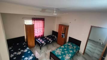 9 bedrooms, iron/ironing board, WiFi, bed sheets