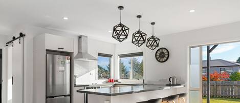 Kühlschrank, Mikrowelle, Geschirrspüler