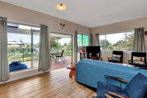 Patsy Cottage – A Charming 1960s Kiwi Bach near Kaitaia