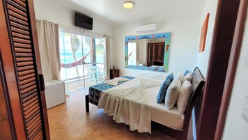 Triple Room, Sea View | Minibar, free WiFi, bed sheets