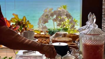 Free daily buffet breakfast