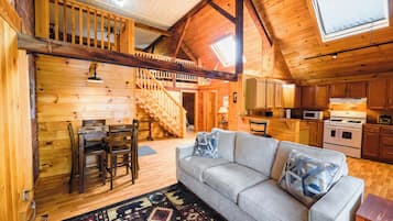 Superior Apartment, 2 Bedrooms, Non Smoking, Kitchen | Living area