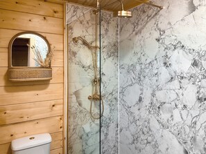 Towels - 2 bedroom accommodation in Seascale, near Gosforth and Wasdale (Seascale, near Gosforth and Wasdale)