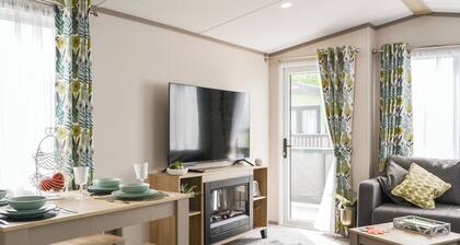 2 bedroom accommodation in East Heslerton
