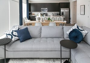 Living area - 4BR/3.5BA House | Putting Green | Theatre Room | Private Entrance Guesthouse | (Las Vegas)