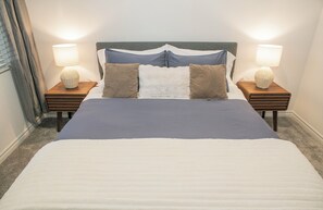 4 Schlafzimmer, Schreibtisch, Bügeleisen/Bügelbrett, kostenloses WLAN