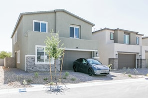 Exterior - 4BR/3.5BA House | Putting Green | Theatre Room | Private Entrance Guesthouse | (Las Vegas)