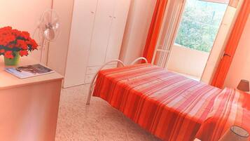 2 soverom, strykejern/-brett, reiseseng for barn og wi-fi